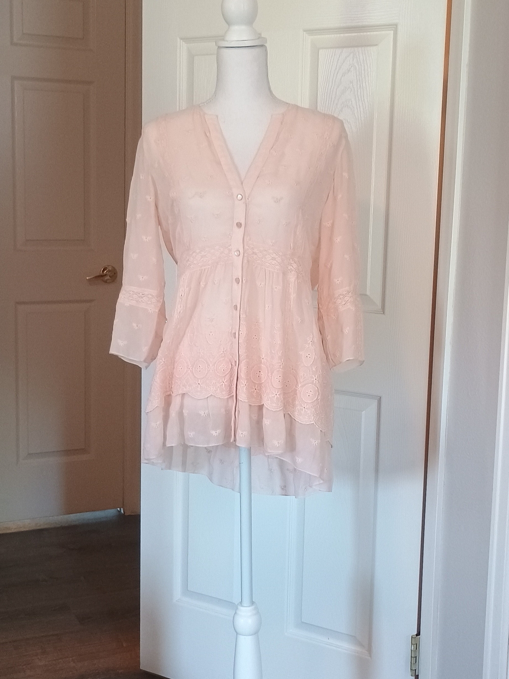 Sundance Light Pink Embroidered Button-Front Blouse